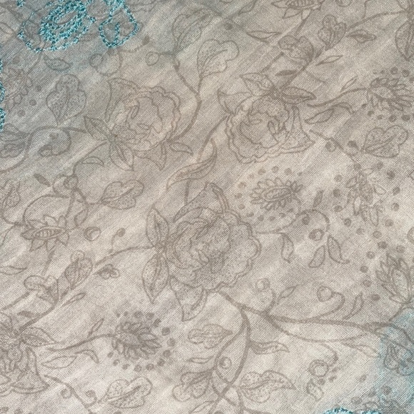 American Eagle White Gray Teal Embroidered Whimsical Wild Flowers Tassels Scarf - Picture 9 of 17
